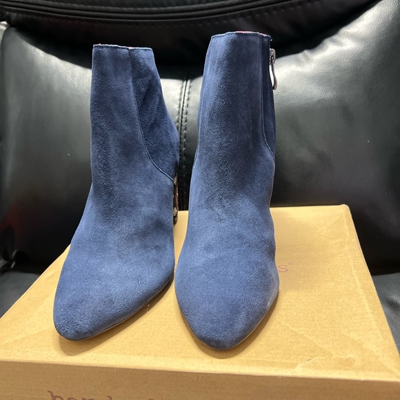 Band of Gypsies Wild Heart Embroidered Heel Booties Navy Blue Tribal Pattern - Picture 4 of 8